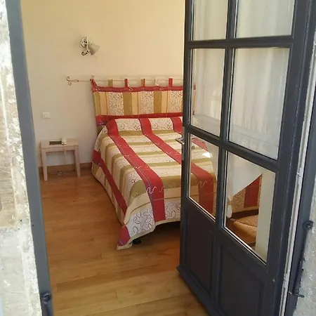 Отель Le Relais De La Tour Capdenac-Gare