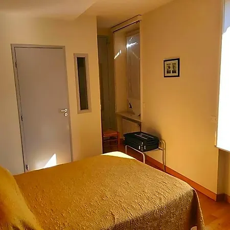 Отель Le Relais De La Tour Capdenac-Gare