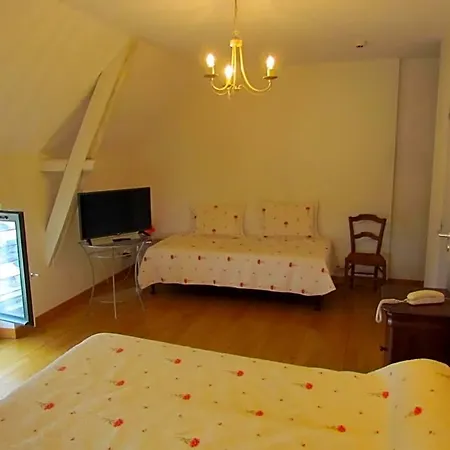 Отель Le Relais De La Tour Capdenac-Gare