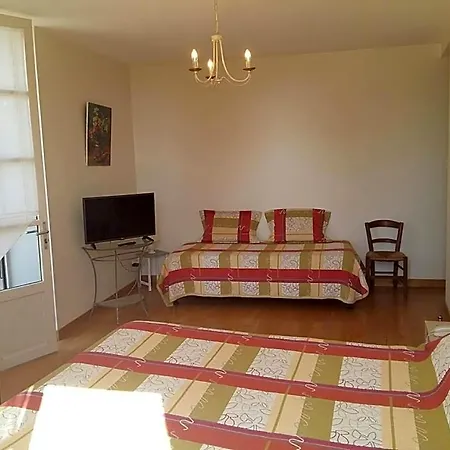 Отель Le Relais De La Tour Capdenac-Gare