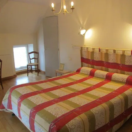 Le Relais De La Tour Hotell 3*