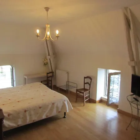 Le Relais De La Tour Отель 3*